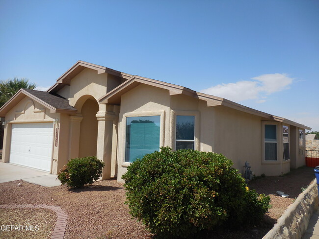 Building Photo - 12757 Tierra Monje Ln