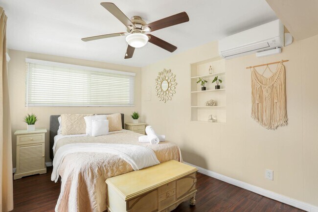 Foto del edificio - 824 Rockaway Ct