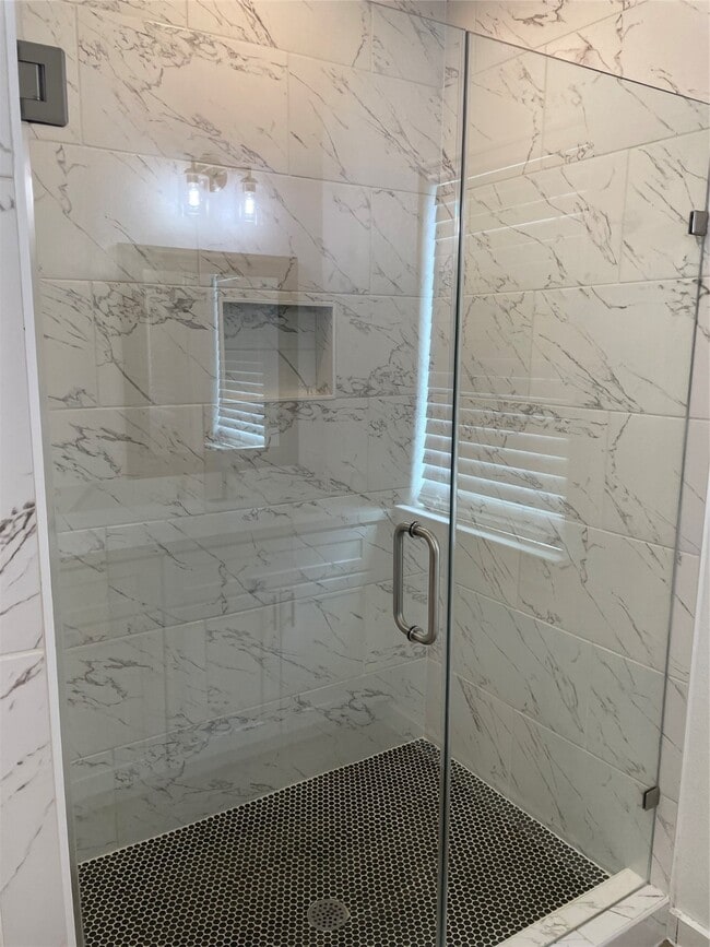 Building Photo - 5314 Longmeadow St