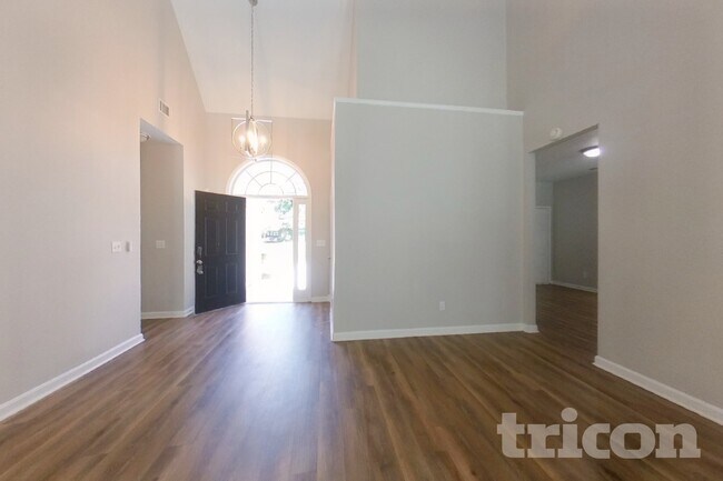 Foto del edificio - 6863 Timberhead Way