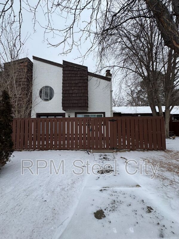 Building Photo - 118 Scotland Rd