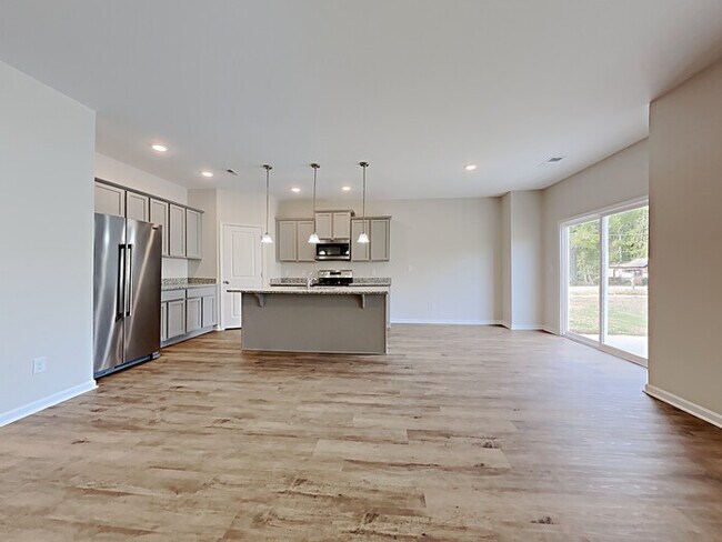 Foto del edificio - 439 Hager Lake Rd