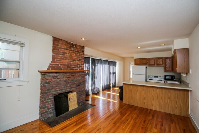 Building Photo - 1410 Anthony St