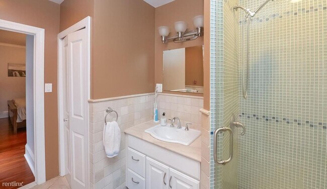 Foto del edificio - 1 br, 1 bath Townhome - 2024 Spruce Street 5