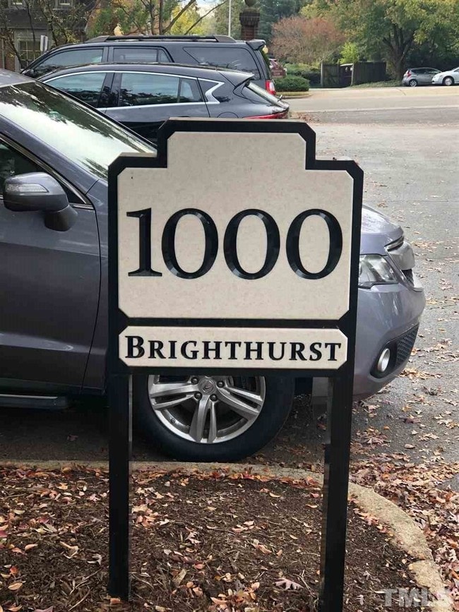 Building Photo - 1000 Brighthurst Dr