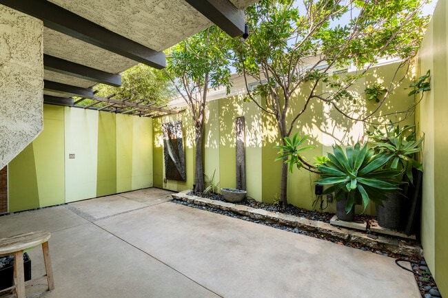 Private Patio - 1227 24th St