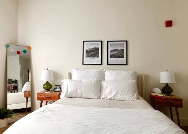 Primary bedroom - 60 Winooski Falls Way Townhome