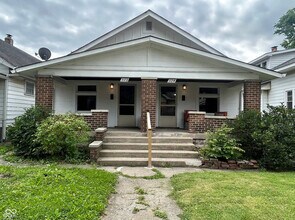 Building Photo - 322 N Oakland Ave