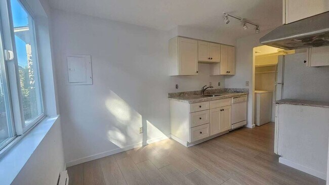 Foto del edificio - Charming 2-Bedroom Apt in Prime Central Se...