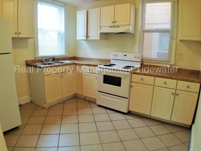 Building Photo - 211 W 27th St