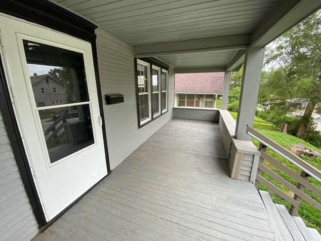 Photo - Fully Remodeled 2 Bed 1 Bath!! House