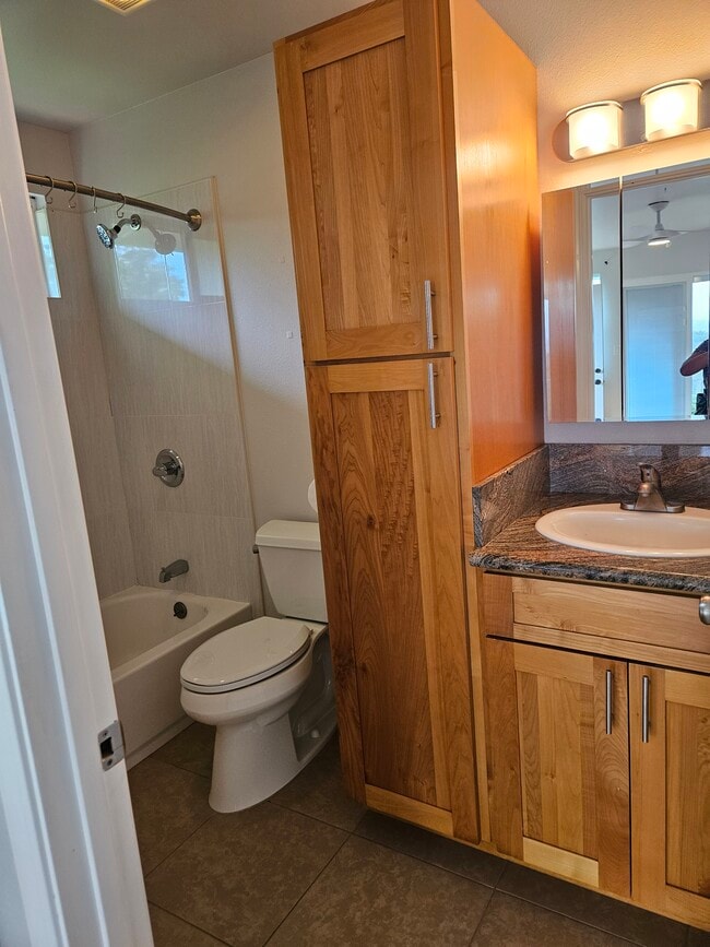 Bathroom - 2566 Komo Mai Dr