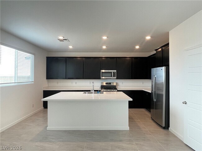 Foto del edificio - 6841 Chargehand Ave