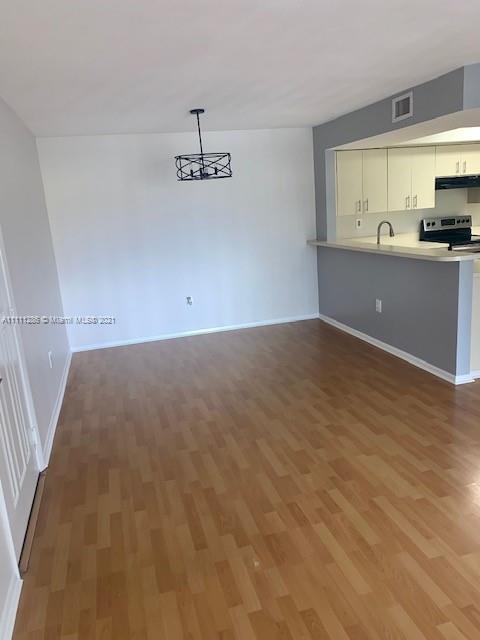 Foto del edificio - 8560 SW 212th St