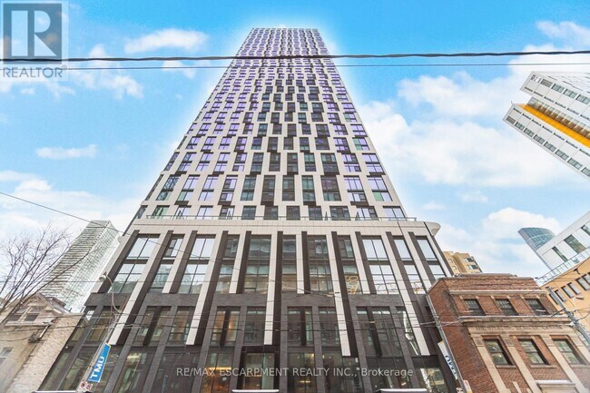 Photo du bâtiment - 252 Church St