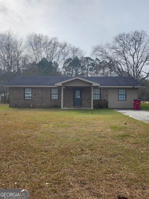 232 Beach Rd, Baxley, GA 31513 House Rental in Baxley, GA