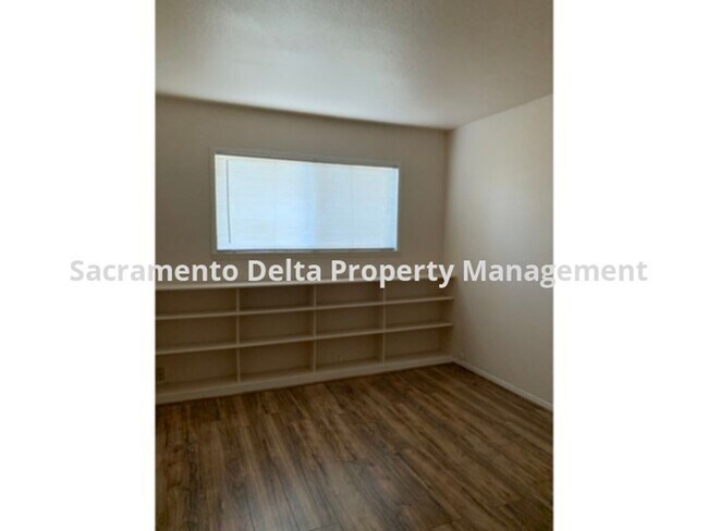 Foto del edificio - Adorable 3 bedroom, 2 bathroom home in Carmichael
