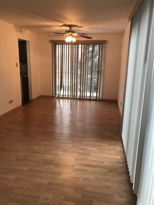 Foto del edificio - 10241 Central Ave