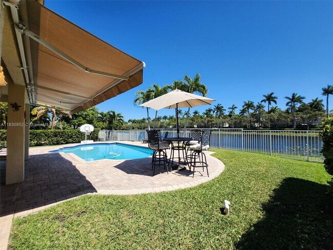 Foto del edificio - 3844 Falcon Ridge Cir