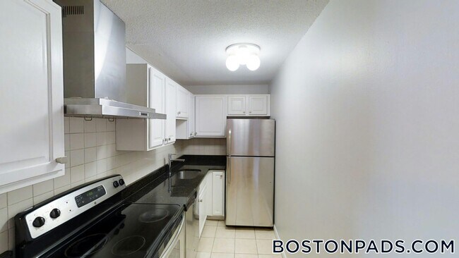 Building Photo - 14 Murdock St