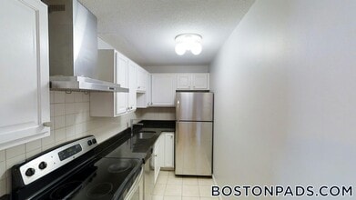 Building Photo - 14 Murdock St