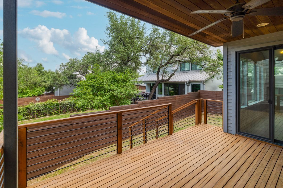 Foto del edificio - 4111 Spicewood Springs Rd