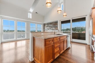 Building Photo - 474-476 2nd St