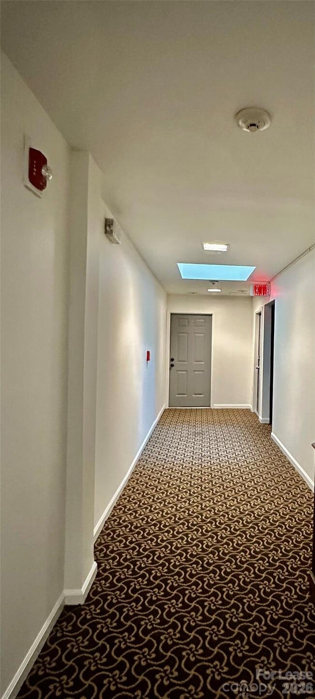 Foto del edificio - 229 N Poplar St