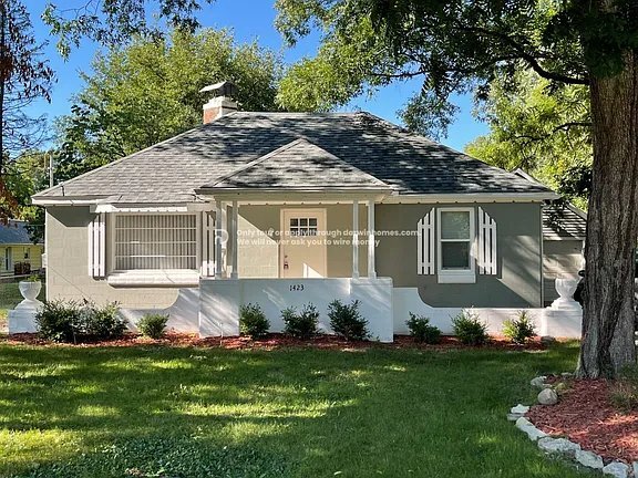 Building Photo - 1423 E Resthaven Rd