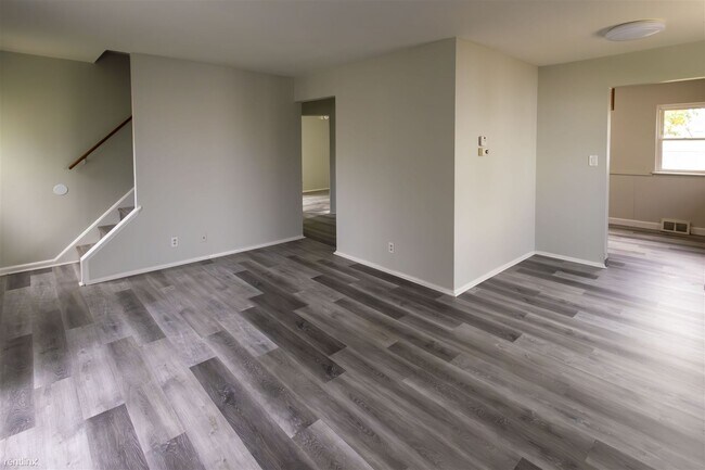 Foto del edificio - 4 br, 1 bath House - 26470 Drakefield Avenue