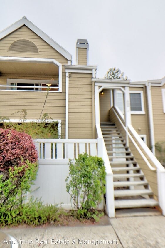 Primary Photo - 2 br, 2 bath House - 1490 E Foxboro Drive #2