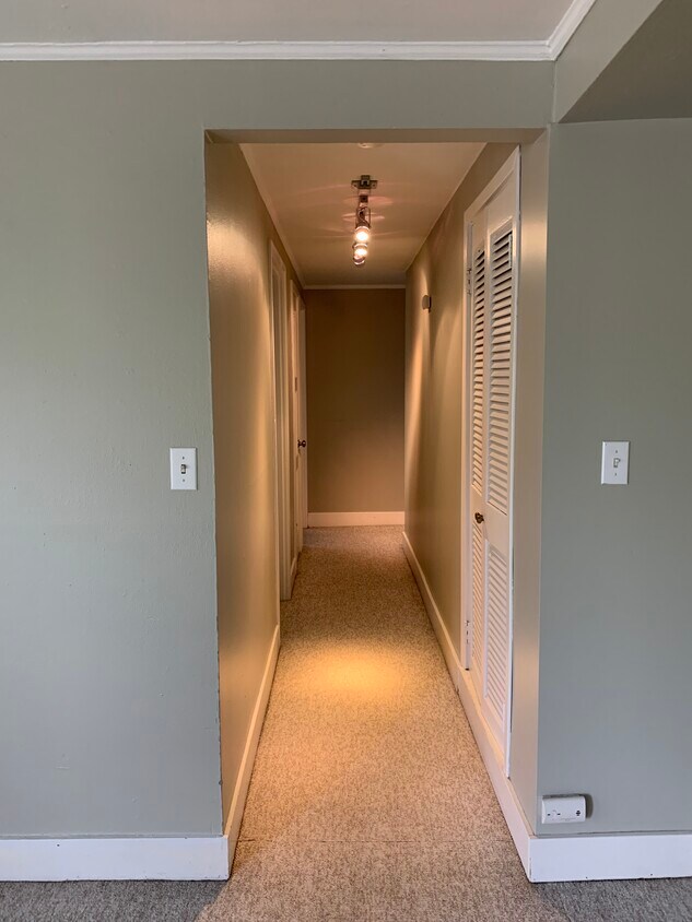 Hall - 2936 2nd Ave N