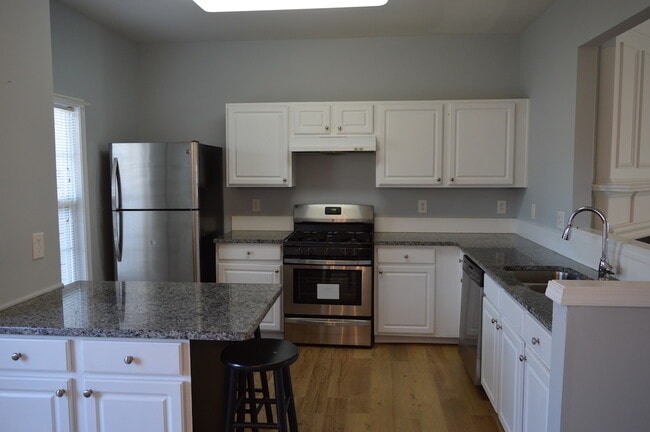 Foto del edificio - 913 Prestwyck Ct