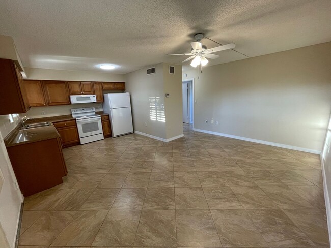 Building Photo - ANNUAL RENTAL - POINCIANA - 1 BED/1 BATH