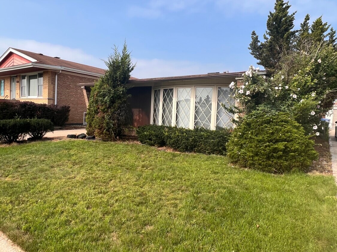 Building Photo - 7936 S Keeler Ave