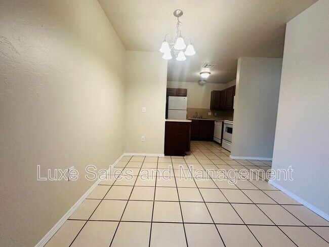 Foto del edificio - 1738 W Palm Pl