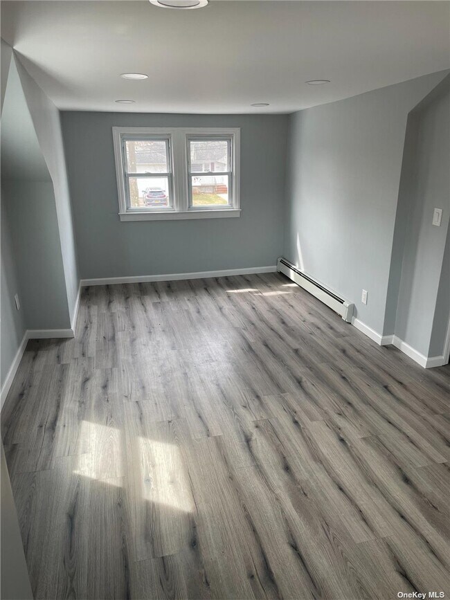 Foto del edificio - 798 S Broadway