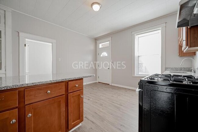Building Photo - 3639 S Compton Ave