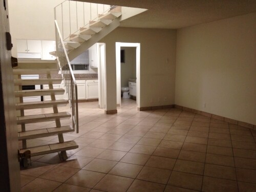 Building Photo - 15525 Nordhoff St
