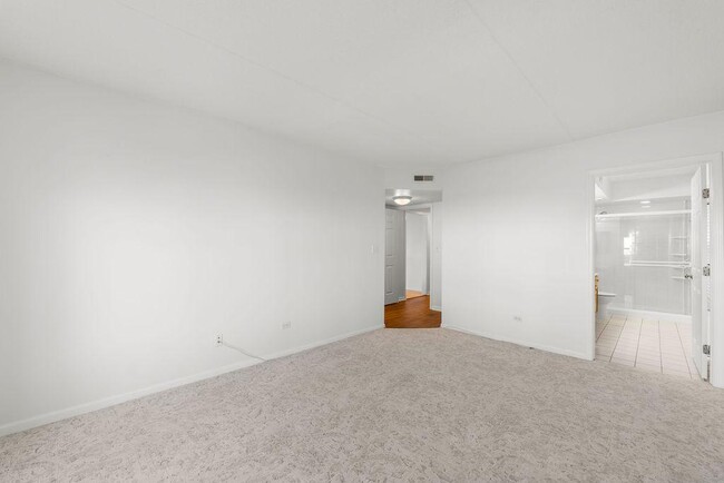 Building Photo - 2 bedroom in Chicago IL 60630