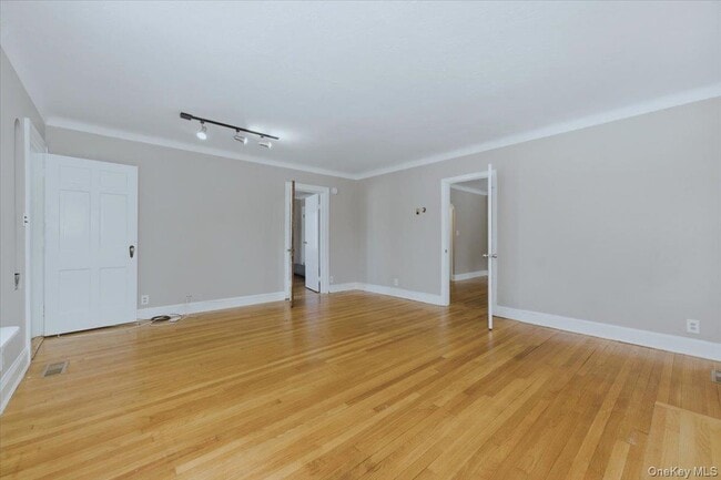 Building Photo - 801 Main St