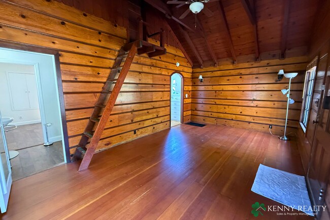 Foto del edificio - Charming 1 Bedroom Home with Private Yard in Pacifica