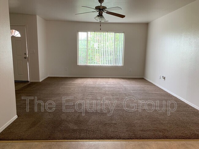 Foto del edificio - 4223 W Walnut Ave
