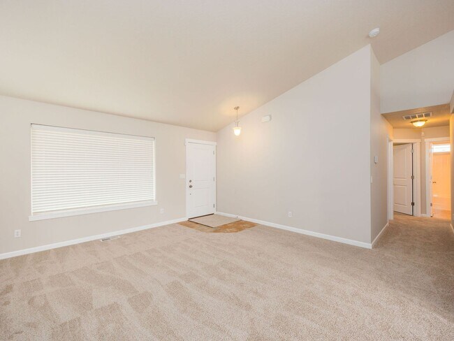 Foto del edificio - Walkable Liberty Lake Rancher Near The Noll – 3 Bed, 2 Bath, 1,314 Sq Ft with 2-Car Garage & Cove...