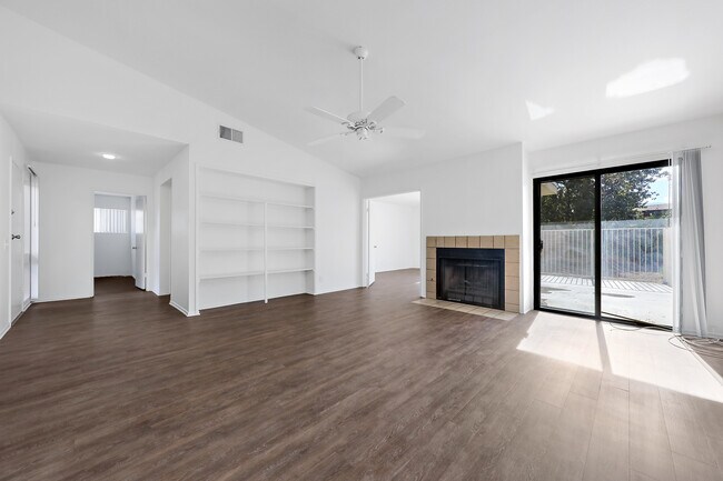Foto del edificio - 74239 Santa Rosa Cir