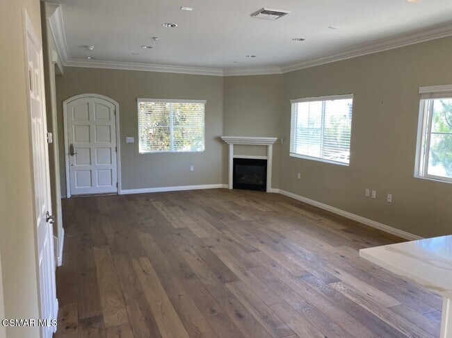 Foto del edificio - 9301 Shirley Ave