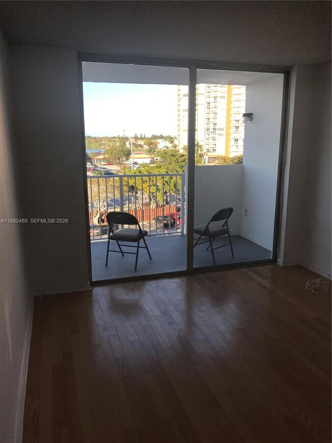 Foto del edificio - 1200 NE Miami Gardens Dr