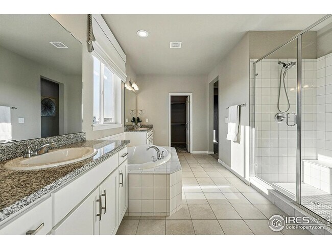 Foto del edificio - 4825 Basalt Ridge Cir