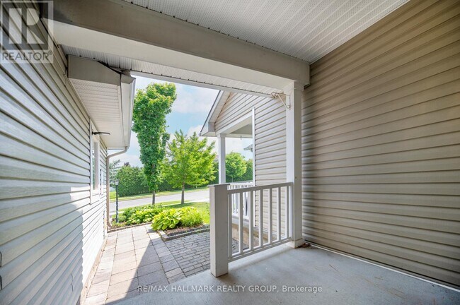 Building Photo - 1618 Varennes Blvd