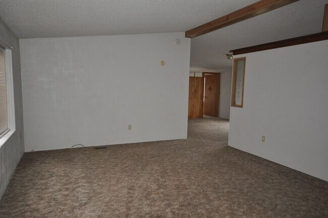 Foto del edificio - 4 Bed 2 bath in Garden City on large Lot!
